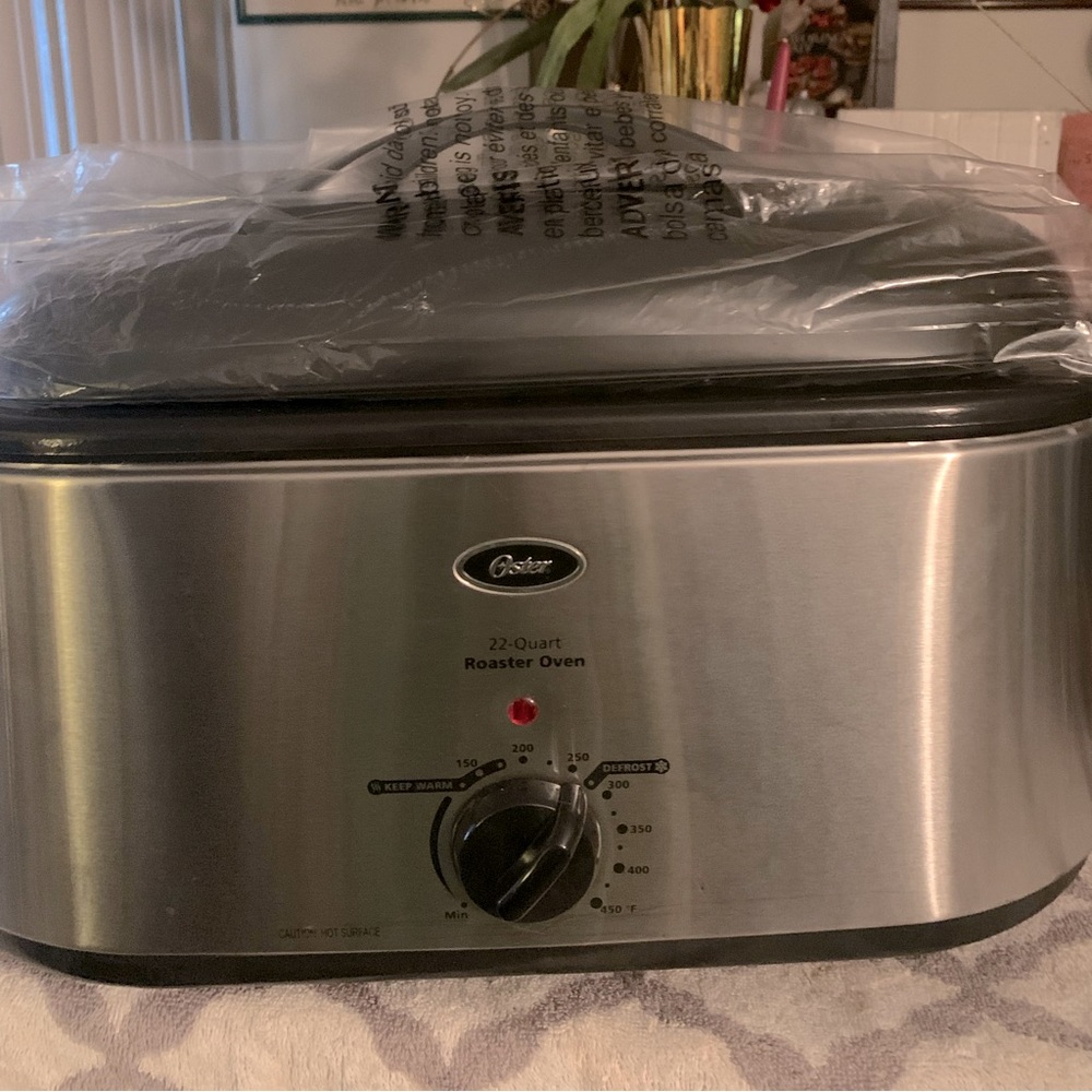 Brand New Oster 22 quart Roaster Oven